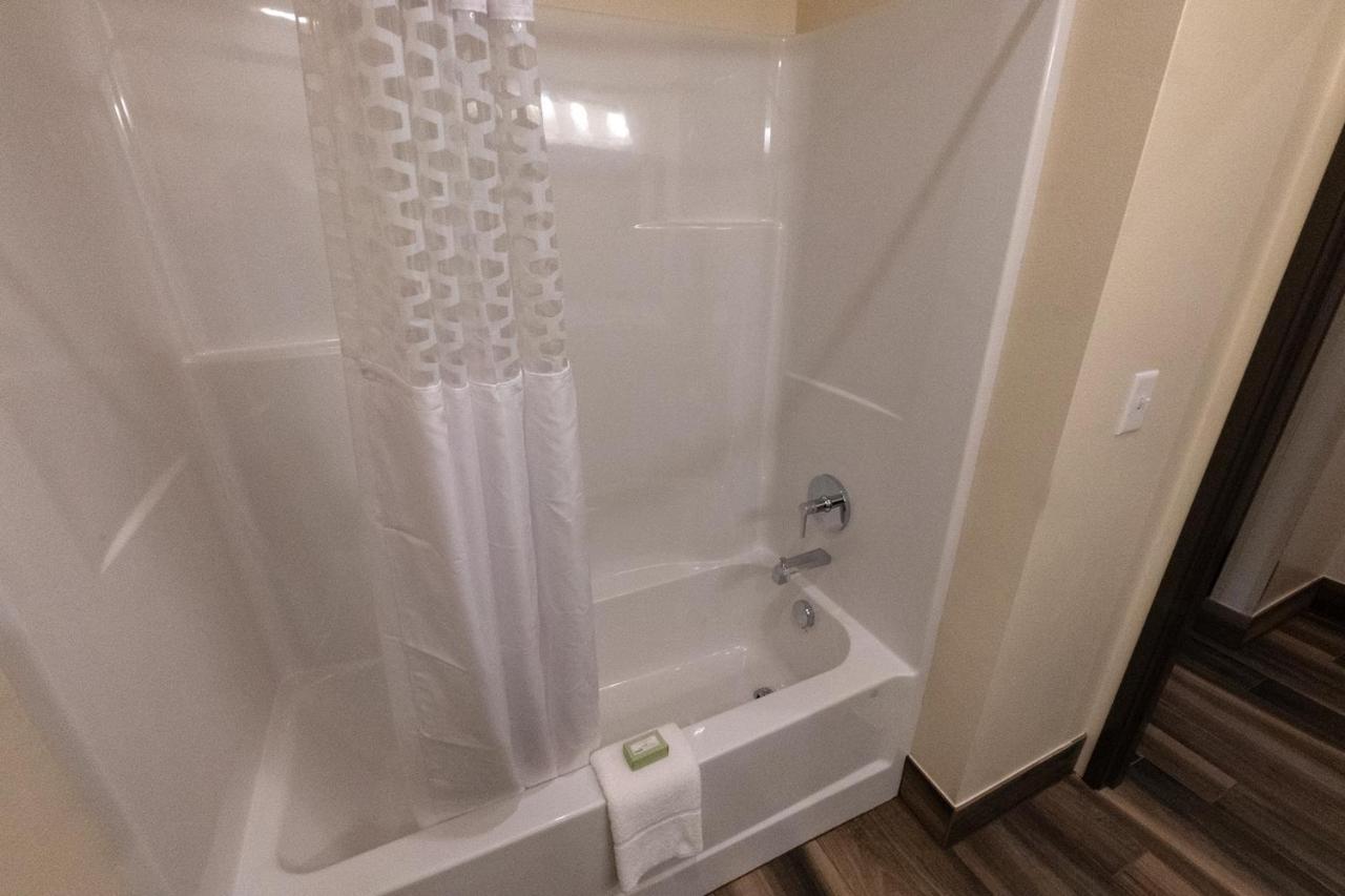 Cobblestone Hotel & Suites-Sheldon Εξωτερικό φωτογραφία
